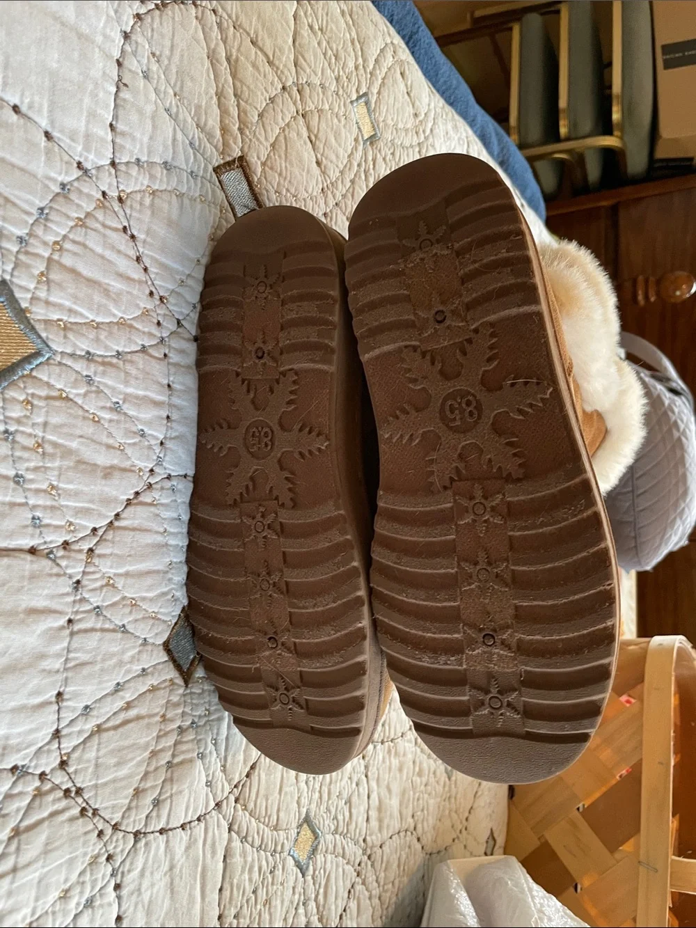 SO Chestnut Brown Faux Suede Winter Boots with Cream Faux Fur Cuff